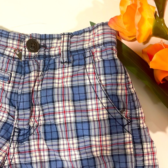 Blue, White & Red Plaid Gap Boys Size 5 Shorts - Picture 2 of 3